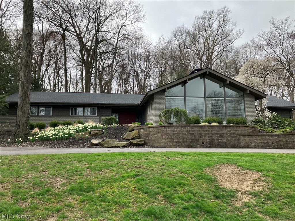 Modern updated ranch in the heart of Fairlawn Heights. Close proximity to restaurants and shopping. Four bedrooms and three full bathrooms.