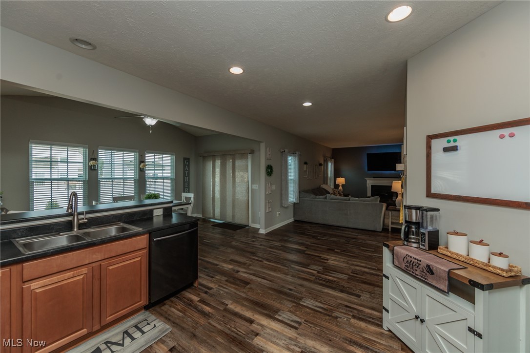 9071 Stonegate Circle, North Ridgeville, Ohio image 15