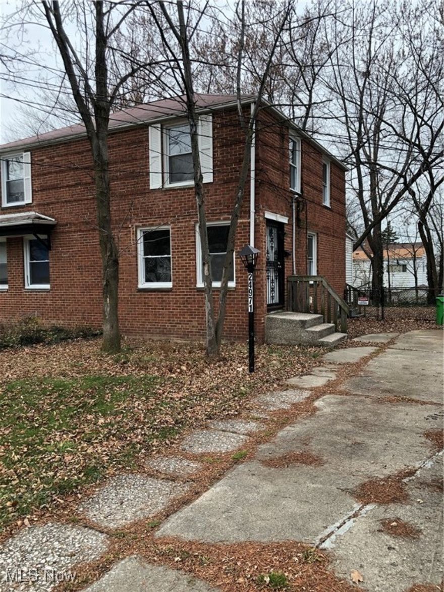 Calling all investors!! Take a look at this beautiful house in the heart of Euclid!! This property boasts three bedrooms, one bathroom, a host of fetching features, and a reliable tenant paying $1,125 on a month-to-month lease! Snatch it up today!!