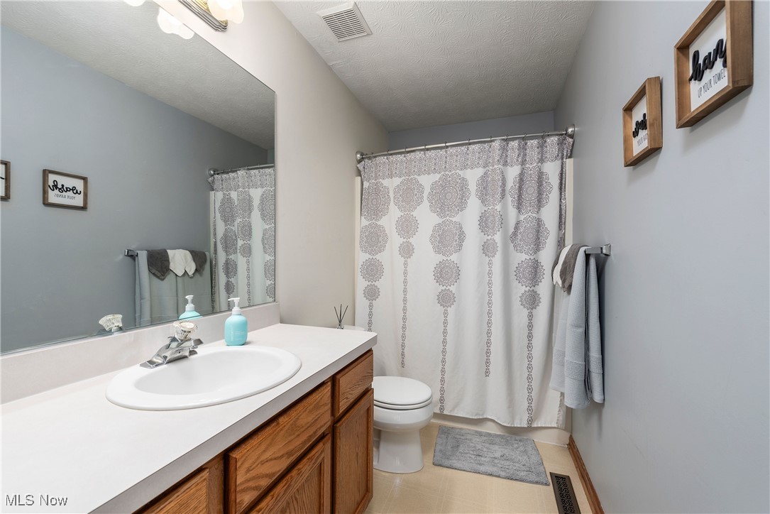 8373 Forest View Drive, Olmsted Falls, Ohio image 46