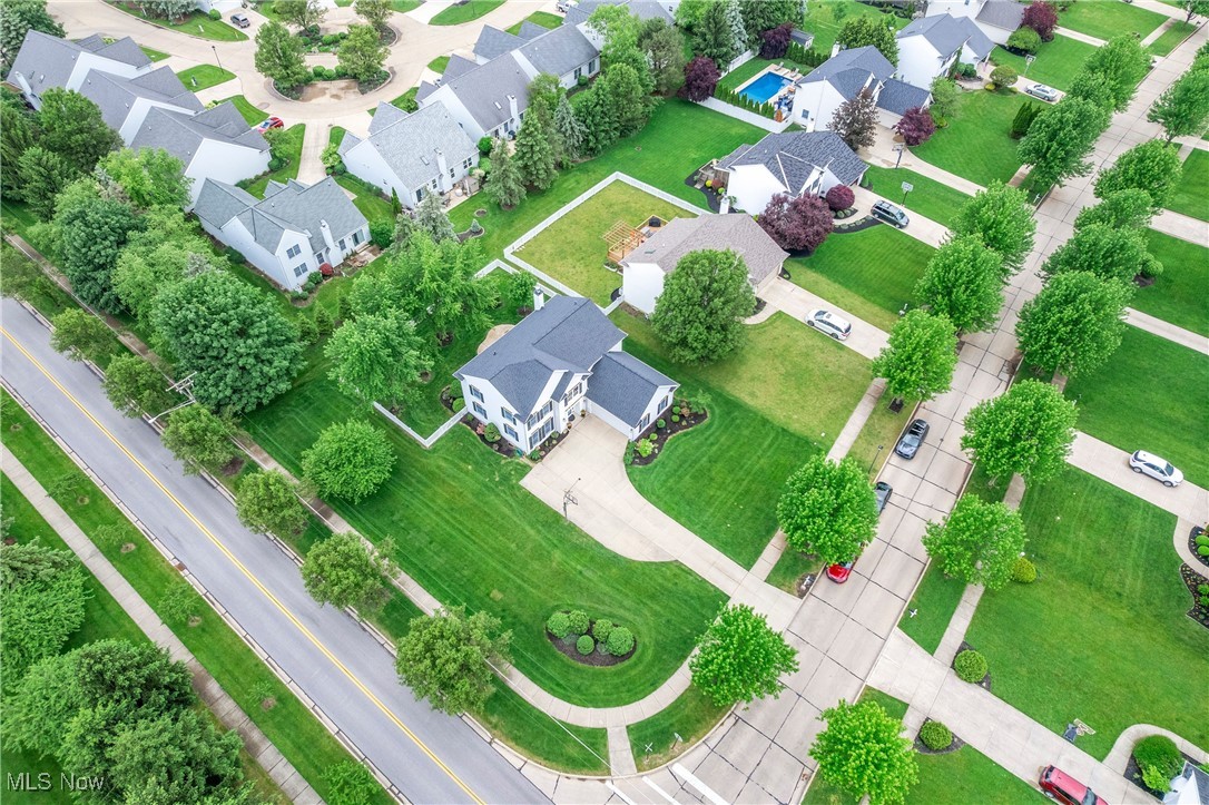 8373 Forest View Drive, Olmsted Falls, Ohio image 12