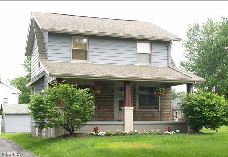 Nice aluminum sided 2-Story with 2 bedrooms and bath on corner lot in convenient city location.  Shower in full basement, kitchen/dining area, some appliances, central air, detached 2-car garage.  Furnace replaced 4/2014. Covered front porch and wood fence around entire backyard.  Make an appointment to see this home today. 24-hour notice to show