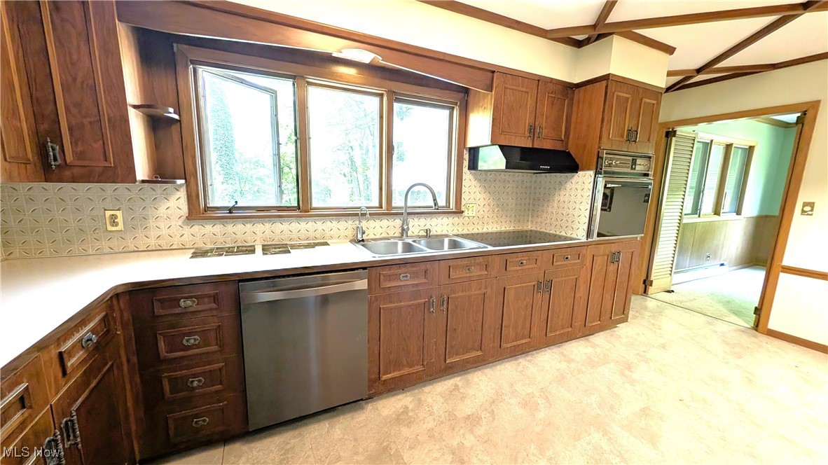 1628 Squaw Court, Girard, Ohio image 11