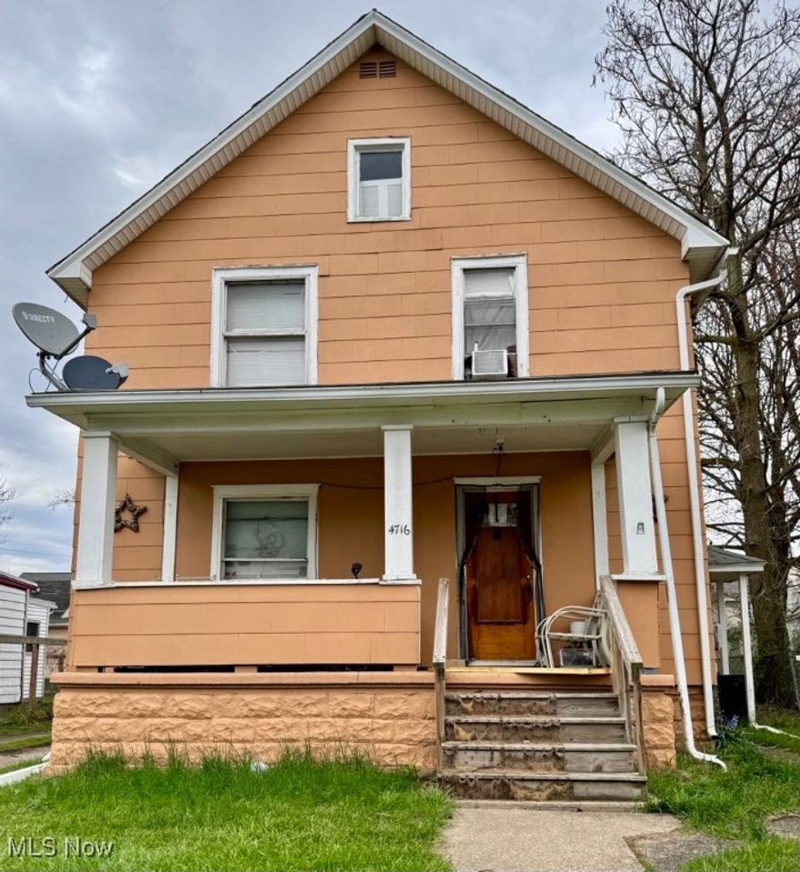 *INVESTMENT OPPORTUNITY: Tenant-Occupied Three Bedroom, One Bathroom Home* Take advantage of an excellent investment opportunity with this three-bedroom, one-bathroom home, currently occupied by reliable tenants. The seller is open to packaging this property with 4717 and 4720, creating a lucrative portfolio of income-generating homes all situated on the same street. Key Highlights: Each property is tenant-occupied, ensuring a steady rental income stream. Tenants cover all utilities, including water, sewer, electricity, and trash. Current rental income for this property is $830 per month, contributing to a total of $2,630 in monthly rental income across all three properties. For inquiries, please refer to the listing agent and kindly do not disturb the tenants. Don’t miss out on this fantastic investment opportunity!