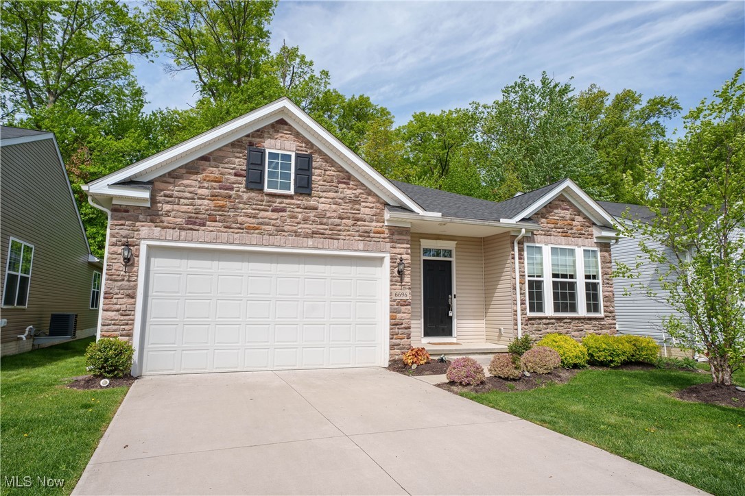 6696 Amber Way, North Ridgeville, Ohio image 24