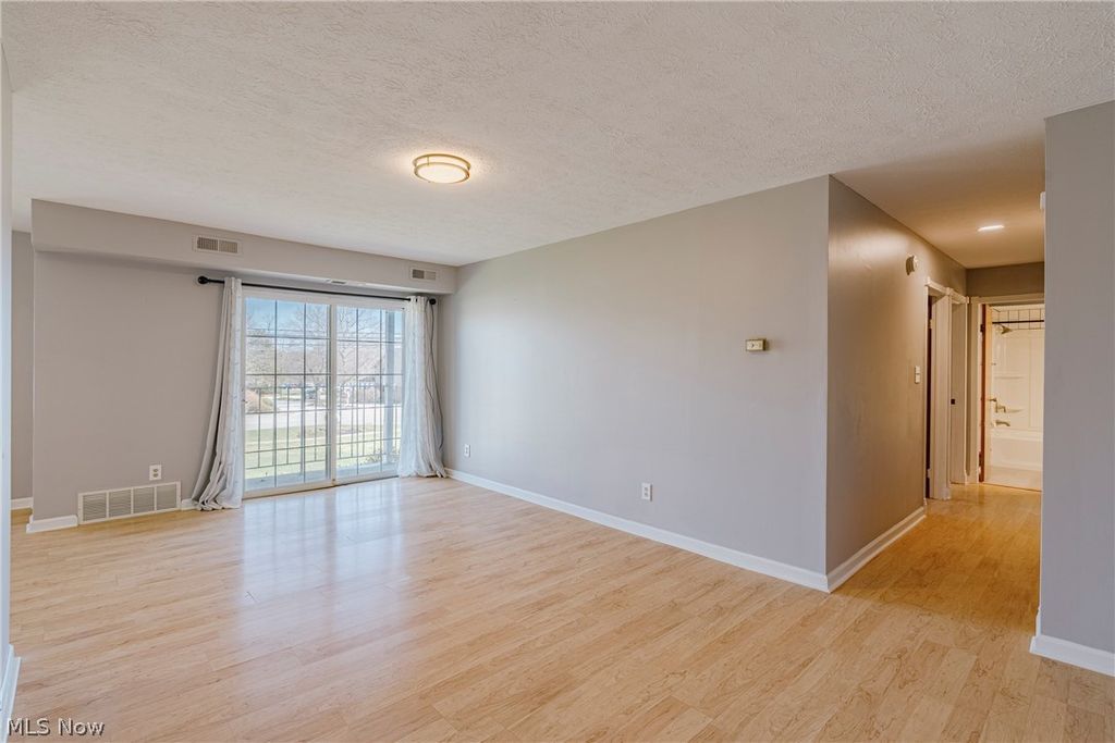 Photo of 10790 Ravenna Road #201, Twinsburg, OH 44087 (MLS # 5195838)