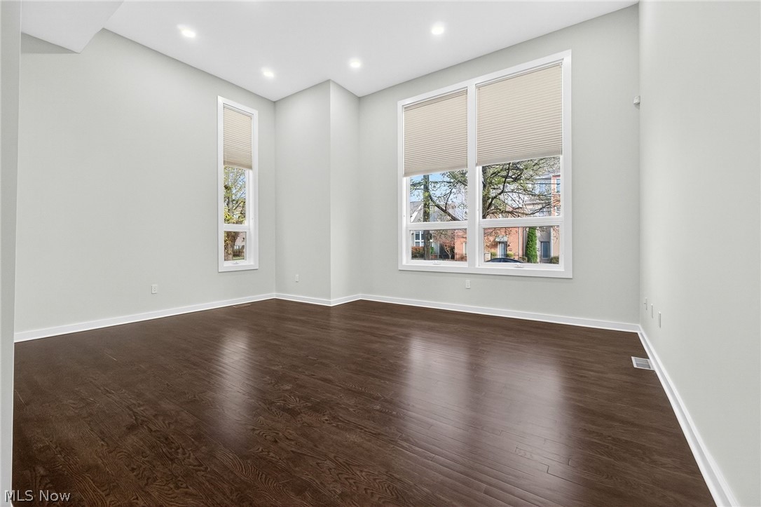 2282 W 5th Street