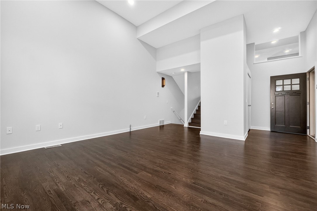 2282 W 5th Street