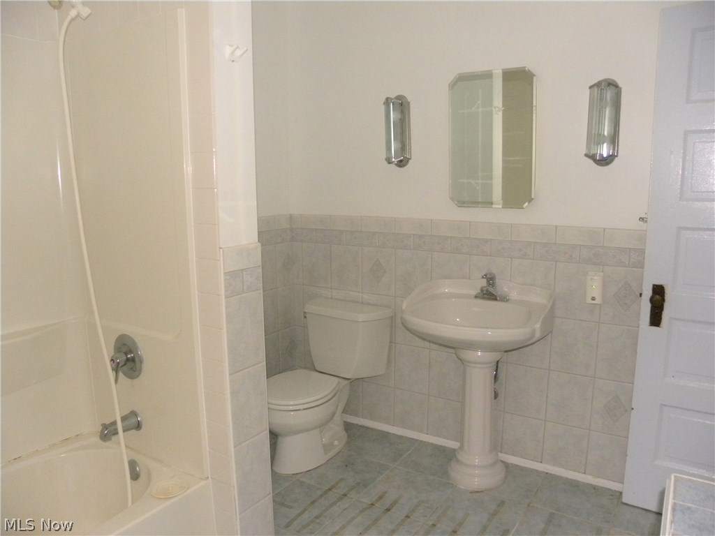 Lakewood Realty Cos Lakewood - Residential