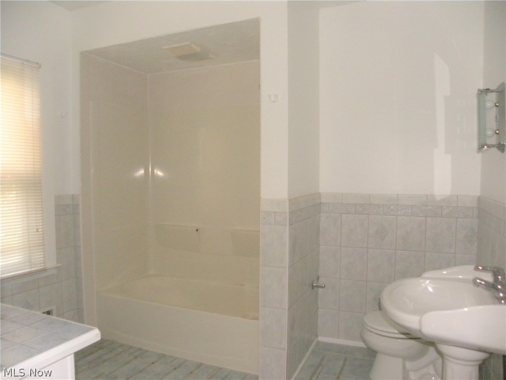 Lakewood Realty Cos Lakewood - Residential