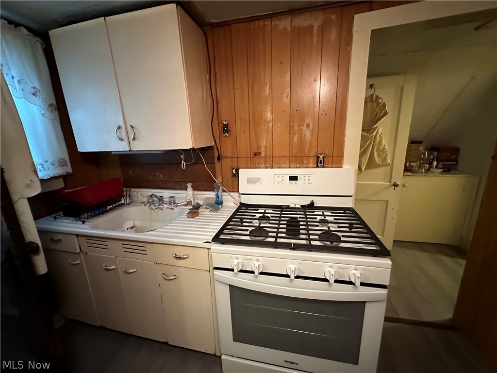 John V Waldecks 1st Add - Residential Income