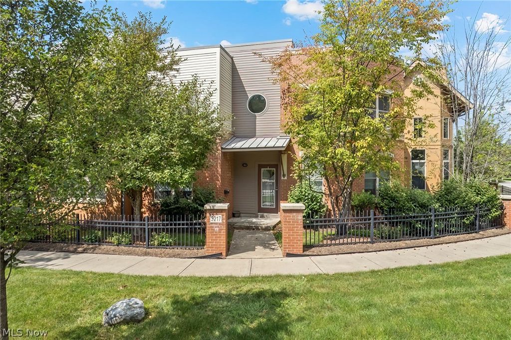 Photo of 3217 Euclid Heights Boulevard, Cleveland Heights, OH 44118 (MLS # 5202863)