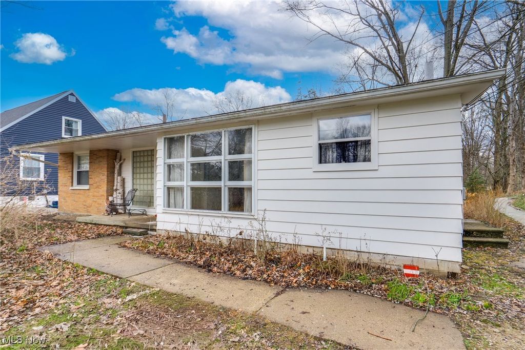 Photo of 1986 Liberty Road, Stow, OH 44224 (MLS # 5180893)