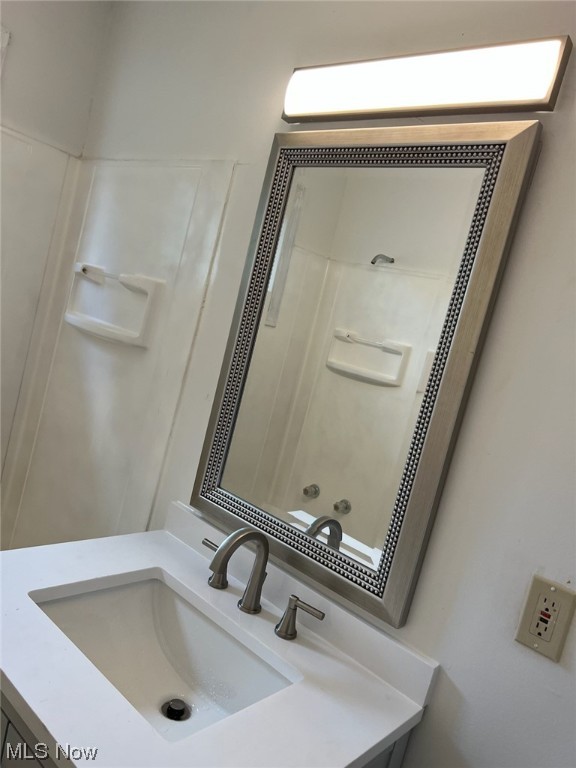 Lincoln Manor - Residential