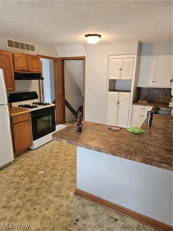 Lincoln Manor - Residential