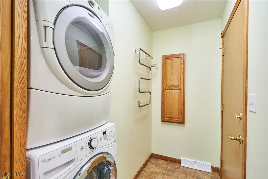 Wadsworth, Ohio 44281, United States, 4 Bedrooms Bedrooms, ,3 BathroomsBathrooms,Residential,Contingent,182376