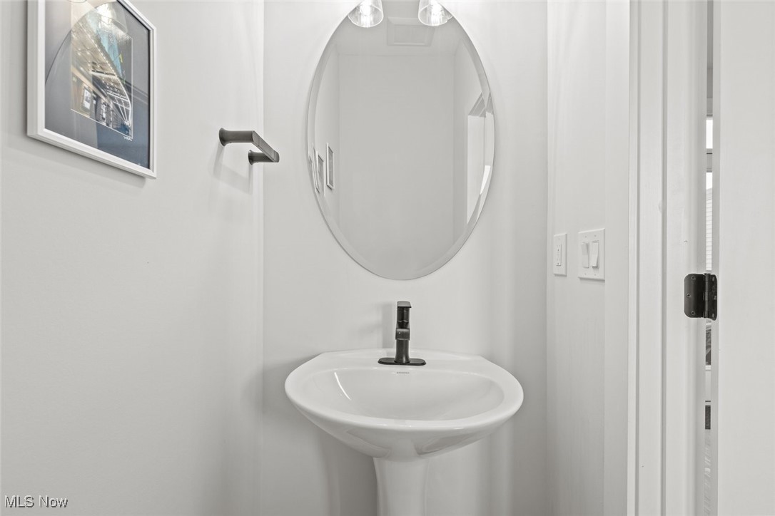 Cleveland, Ohio 44114, United States, 3 Bedrooms Bedrooms, ,5 BathroomsBathrooms,Residential,Active,4516