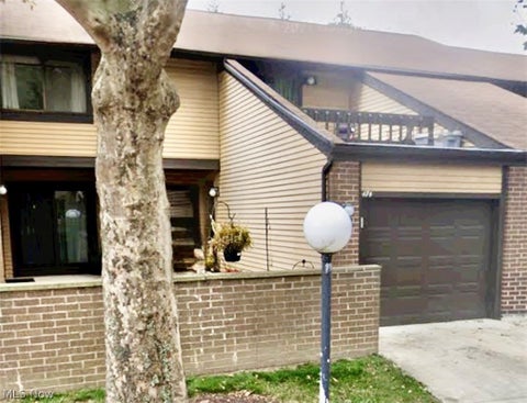 Tiny photo for 474 Terrell Court, Richmond Heights, OH 44143 (MLS # 5216591)