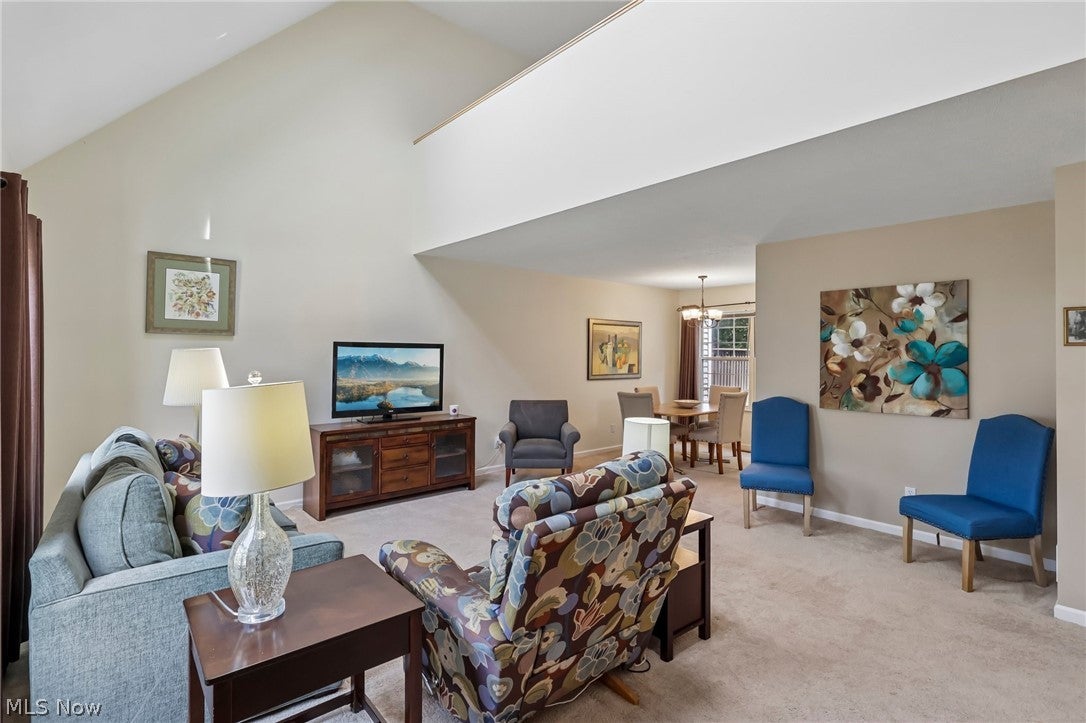 951 E Kensington Lane 8C