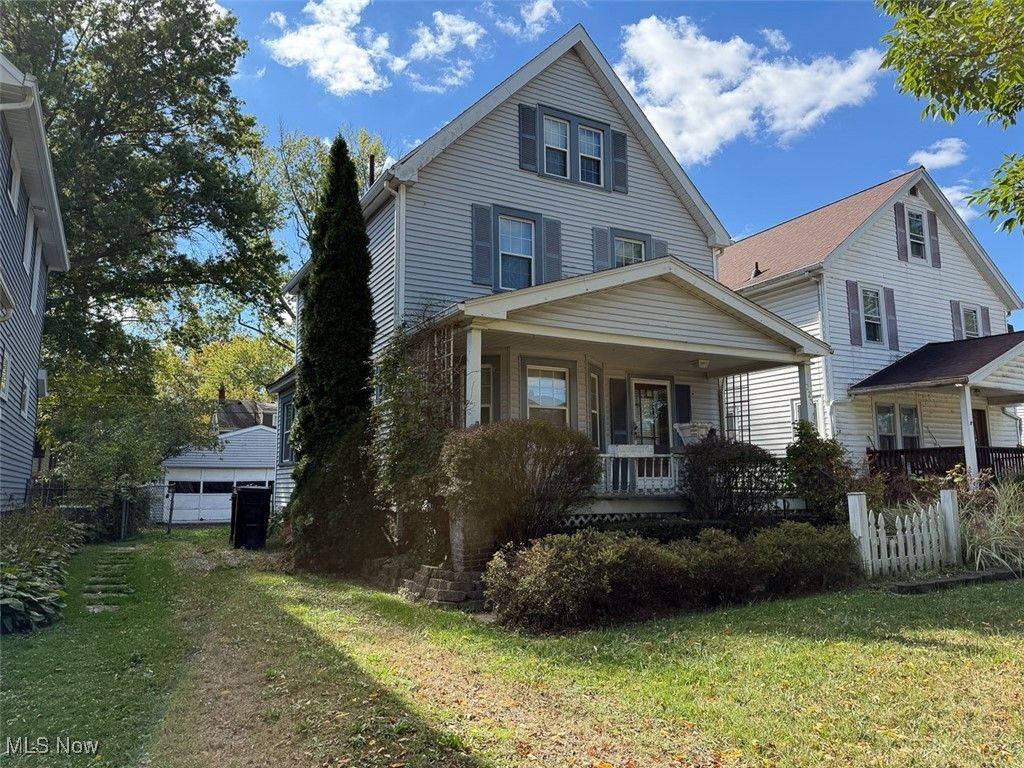 Photo of 223 Stanford Avenue, Elyria, OH 44035 (MLS # 5167954)