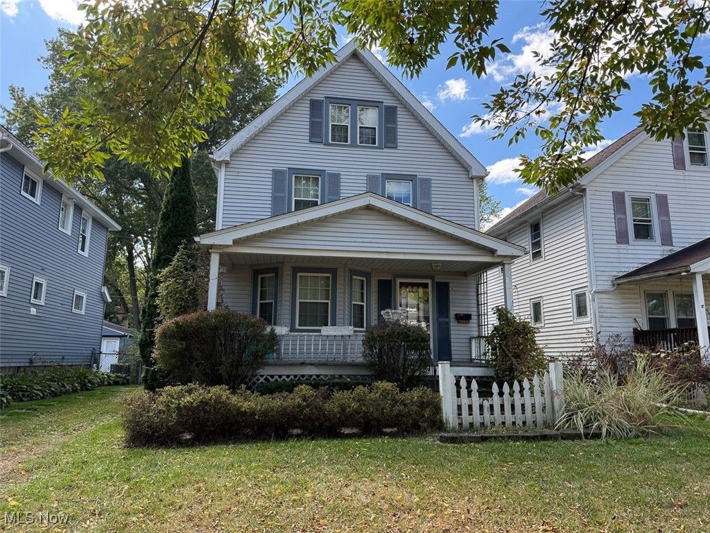Photo of 223 Stanford Avenue, Elyria, OH 44035 (MLS # 5167954)