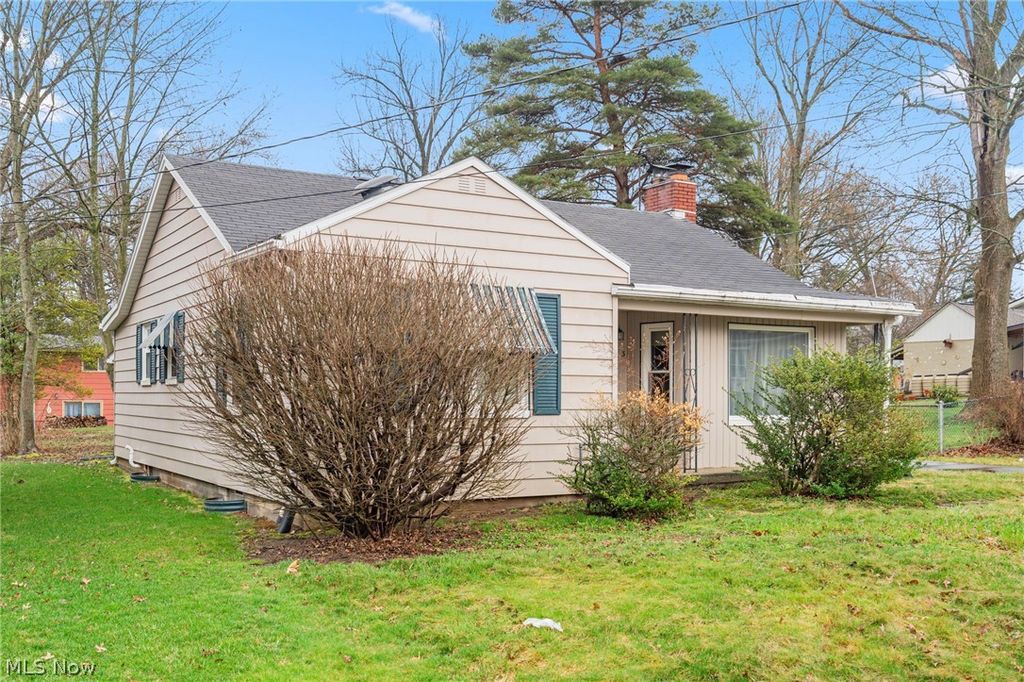 Photo of 423 S 14th Street, Sebring, OH 44672 (MLS # 5193128)