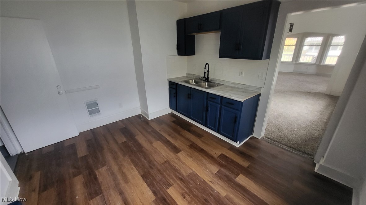 Cleveland, Ohio 44108, United States, 3 Bedrooms Bedrooms, ,1 BathroomBathrooms,Residential,Active,31073