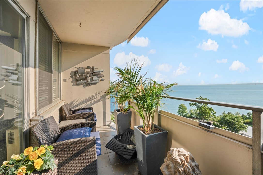 Carlyle Condo - Residential