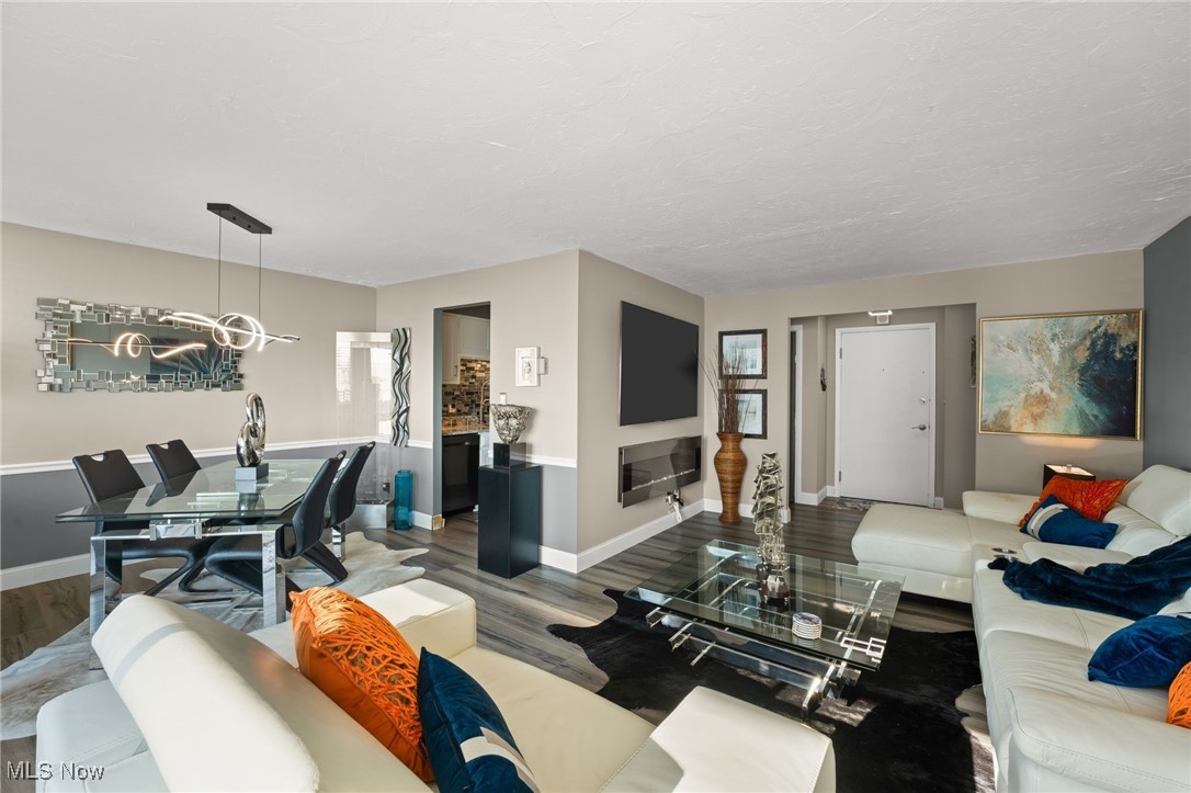 Carlyle Condo - Residential