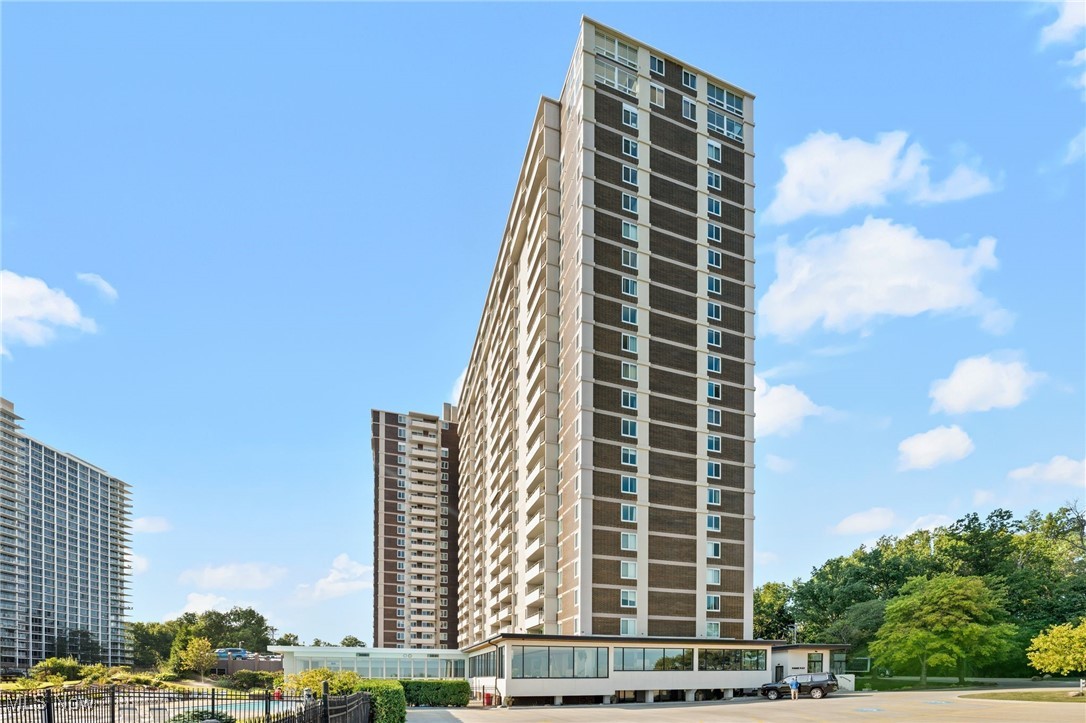 Carlyle Condo - Residential