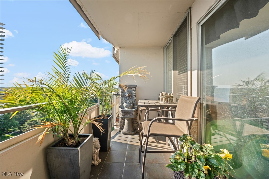 Carlyle Condo - Residential