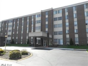 Beautiful 2 bedroom/1 bath condo at desirable Silver Lake Towers. If you enjoy swimming, the location is perfect since the condo is in the building across the parking lot from the inground heated pool to enjoy next Summer! All rooms are spacious. Combination living and dining room is perfect for entertainment and features sliders to 3 season sunroom to enjoy the seasons and wildlife. Updated kitchen features newer white cabinetry with soft close cabinets and some with pull out drawers (nice black appliances convey). Newer laminate flooring in master bedroom with walk in closet plus another closet. Storage unit is conveniently located on the same floor as your condo. Garage space #95.
Please note the monthly fee is increasing to $493 effective January 1, 2022 ($18 total increase).