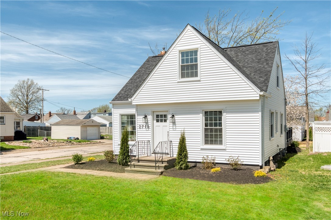 2716 Lincoln Avenue, Parma, Ohio image 2