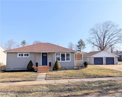 Photo for 317 Maple Street N