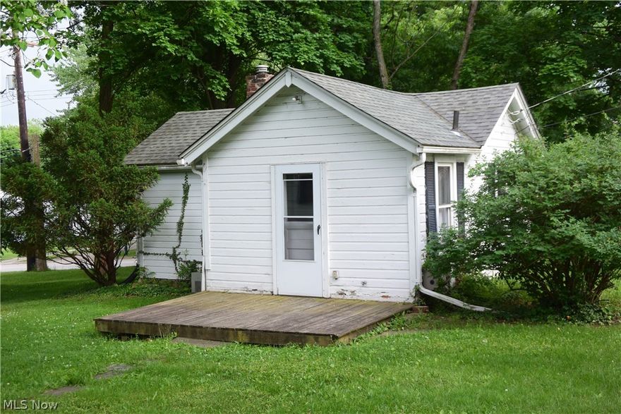 VALUE PLUS.. (Lot is 45x110) and the House has 1 bedroom with a 2 car garage. Additional 50x110 lot included in the price. Sellers have no knowledge if the garage is encroaching on the additional lot. These can be sold as vacant land.. the new buyer would be responsible to remove existing structure.