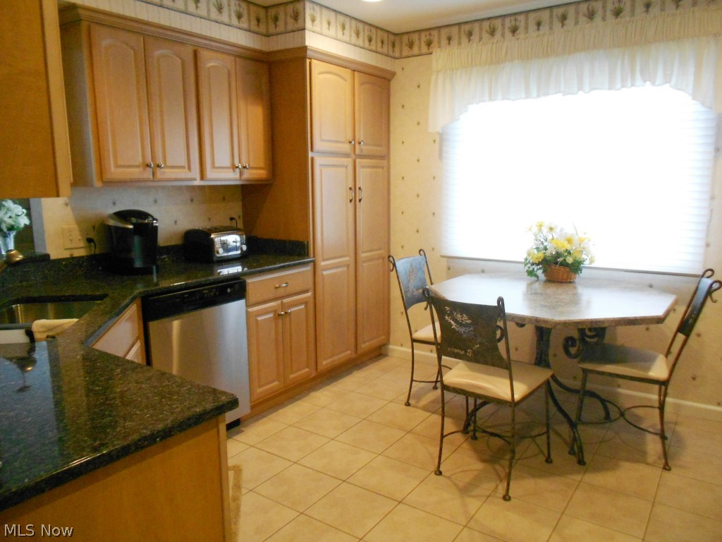 Greenwood Hlnds Condo Ph 10 - Residential