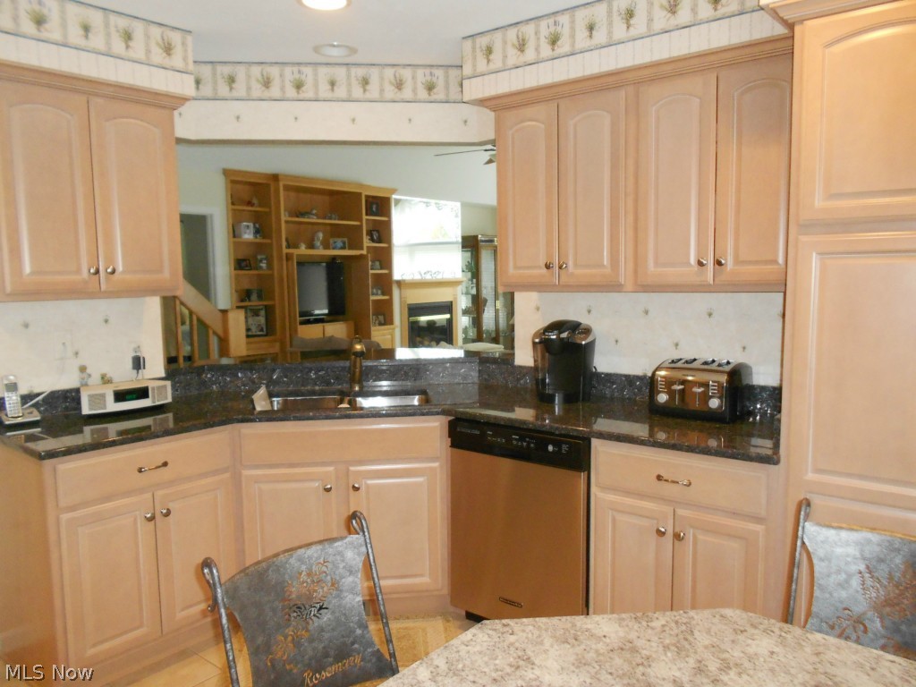 Greenwood Hlnds Condo Ph 10 - Residential