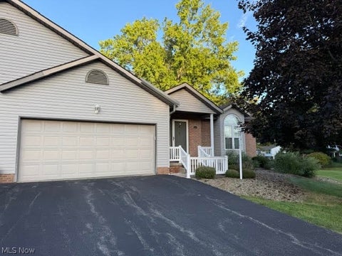 Condo For Sale - 1315 Surrey Point Drive<br/> Warren, OH 44484