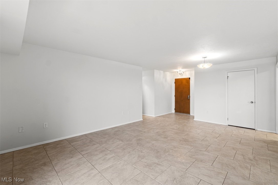 Meridian Condo - Residential