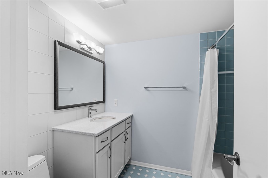 Meridian Condo - Residential