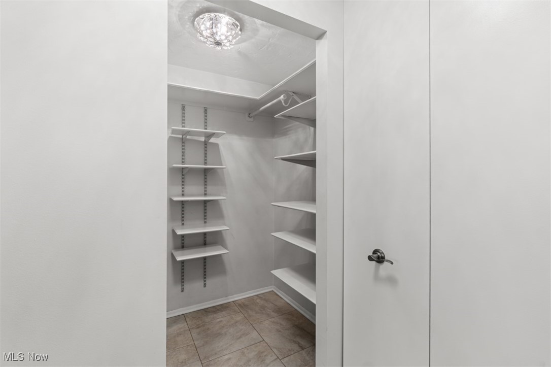 Meridian Condo - Residential