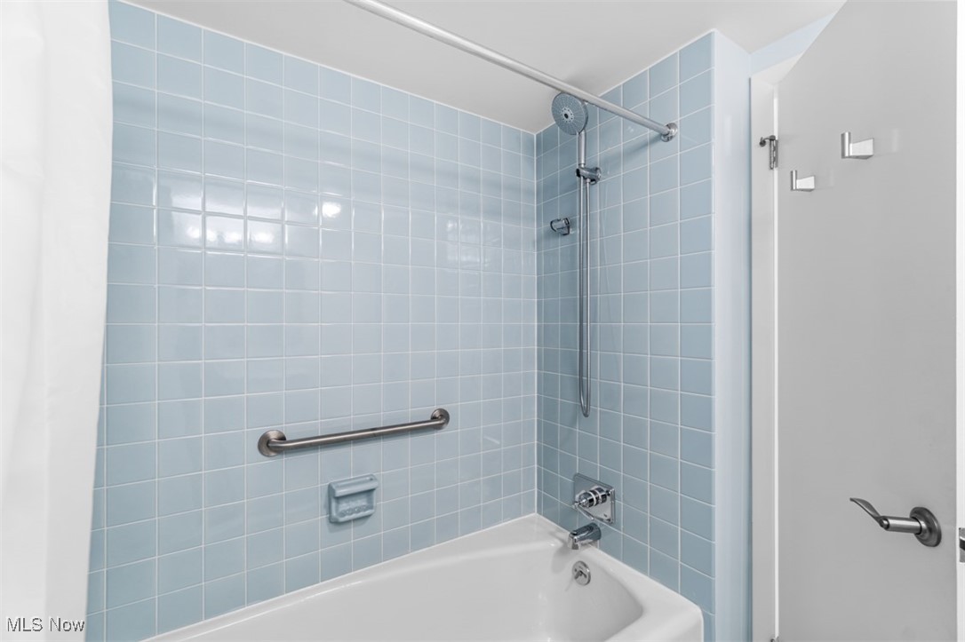 Meridian Condo - Residential