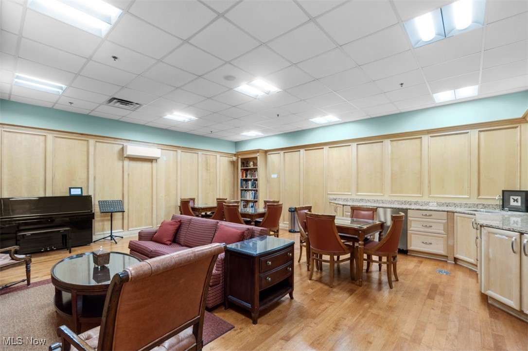 Meridian Condo - Residential