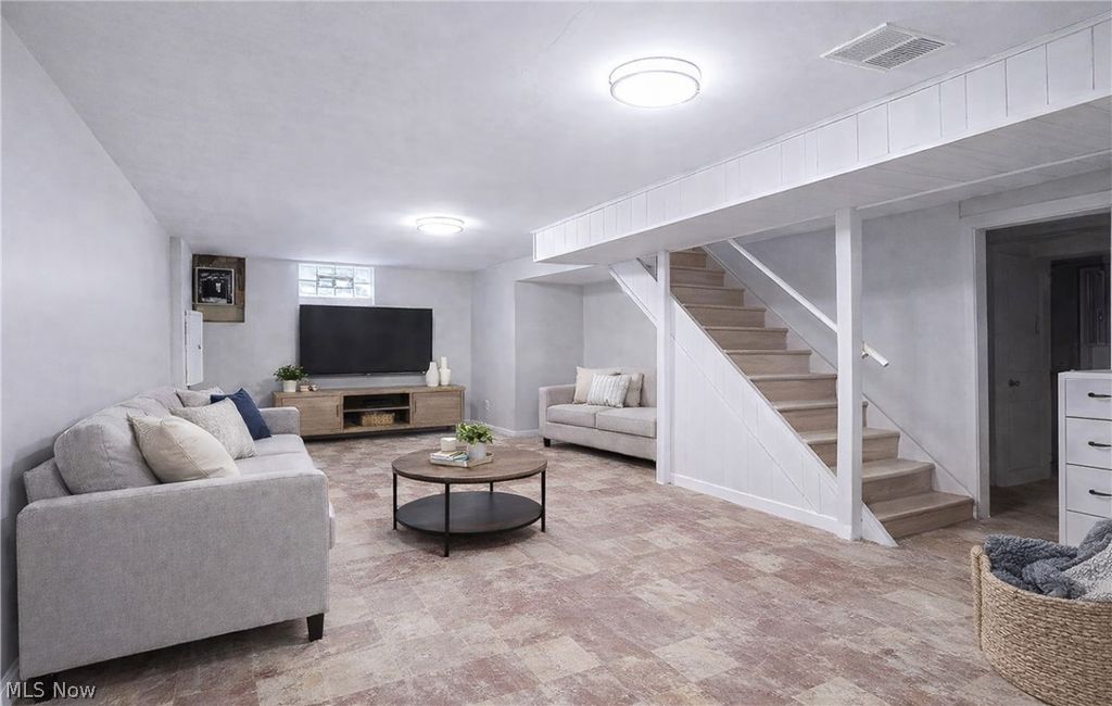 Photo of 4477 E 143rd Street, Cleveland, OH 44128 (MLS # 5185536)