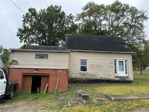 Photo for 7086 Warren Sharon Road