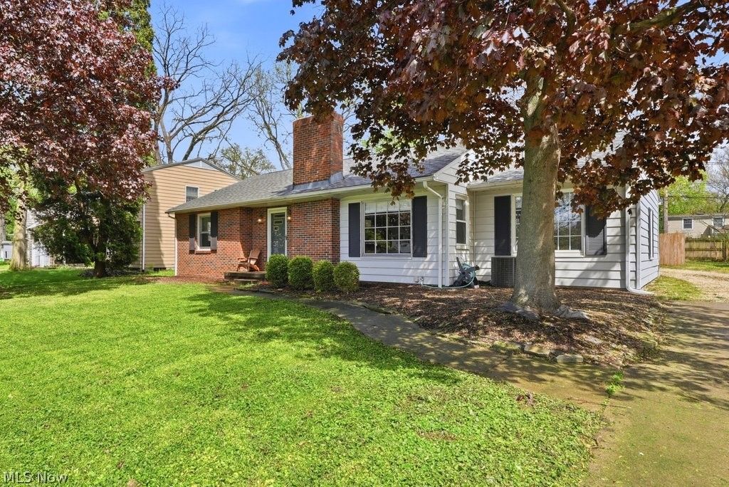 Photo of 2985 Vincent Road, Silver Lake, OH 44224 (MLS # 5206135)