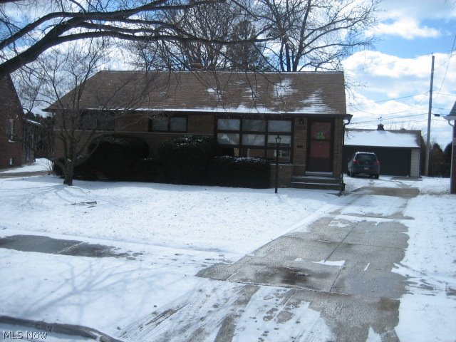 George B L Zanes Patricia Hms - Residential