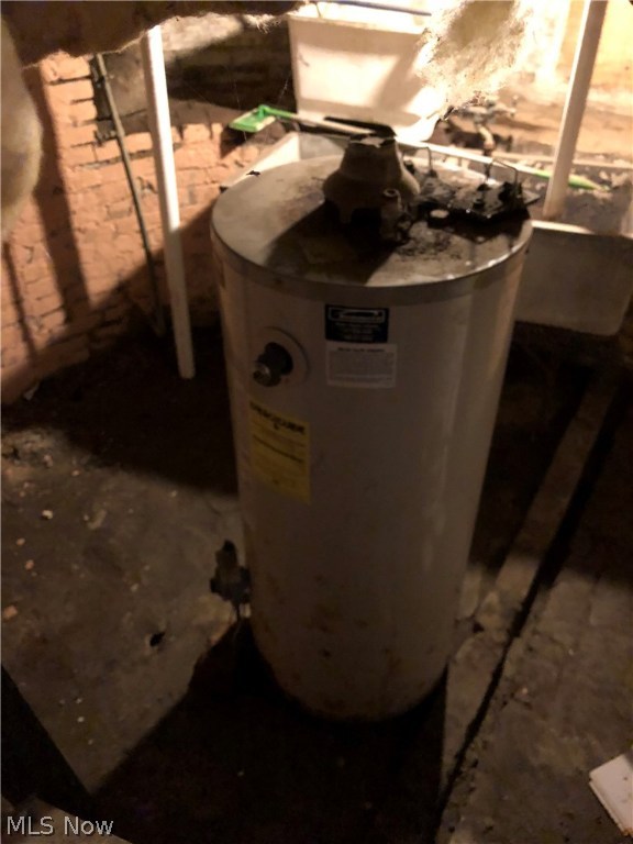 Thomas Hindes - Residential Lease