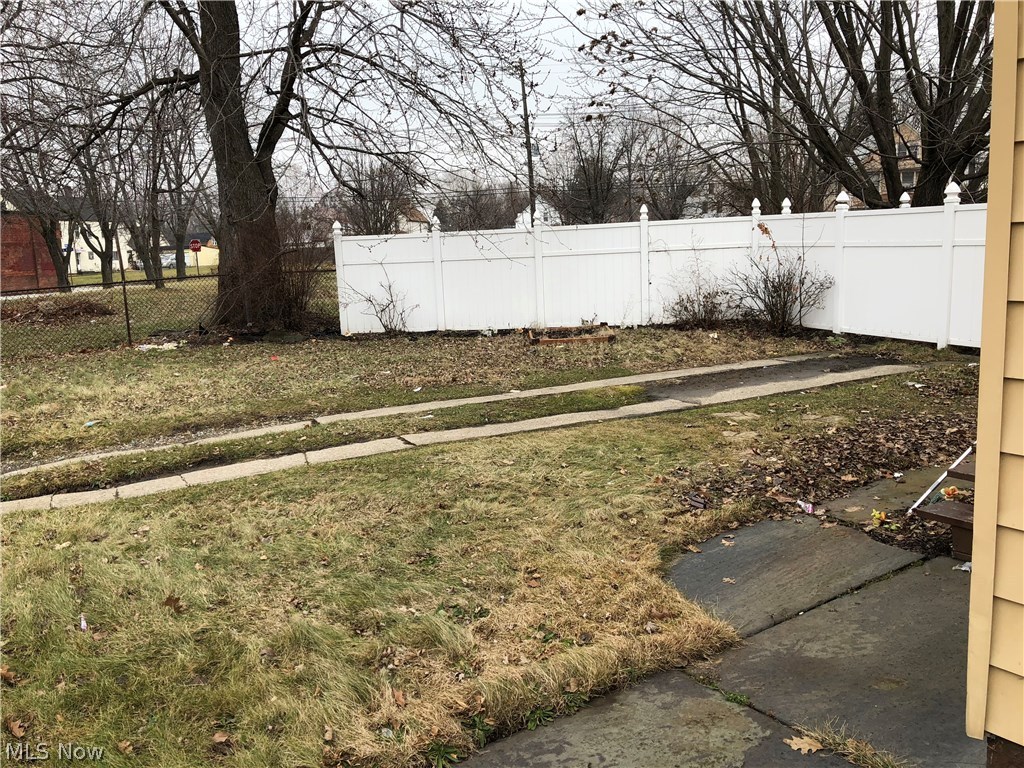 Thomas Hindes - Residential Lease