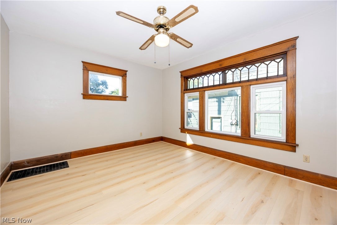 121 Chestnut Avenue NE